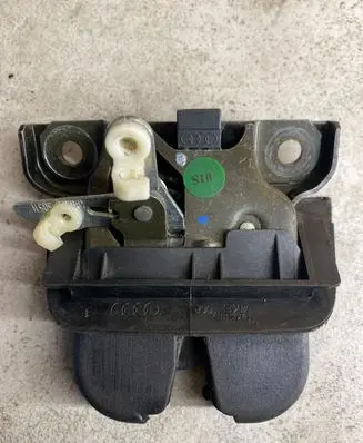 Audi A6 S6 C5 4B Tailgate/trunk/boot lock/catch/latch 4B9827505H