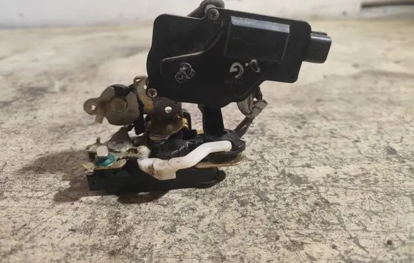 KIA Picanto Rear door lock