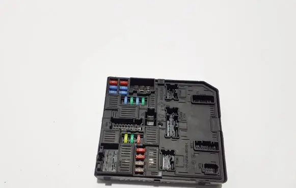 Renault Espace V (RFC) Fuse module 284B60414R