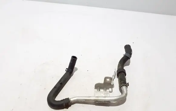 Engine coolant pipe/hose