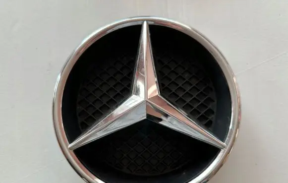 Mercedes-Benz X-class W470 Manufacturer badge logo/emblem 623145XA0A