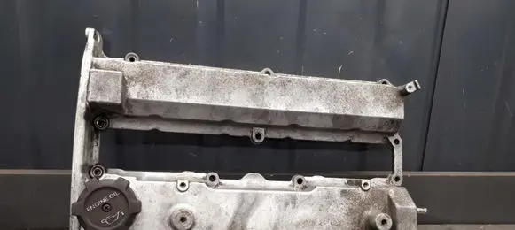 Mitsubishi Space Wagon Rocker cam cover 