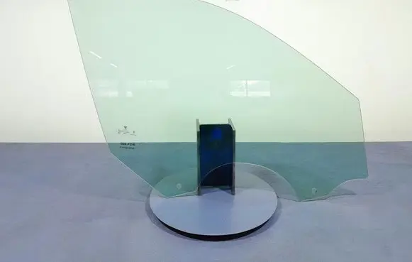 BMW X6 M Front door window glass four-door 