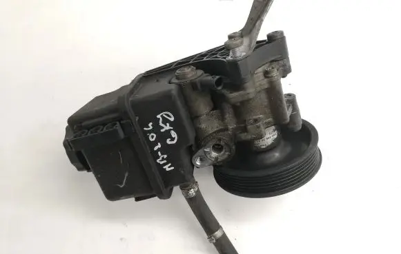 Mercedes-Benz C W204 Power steering pump 0064662601