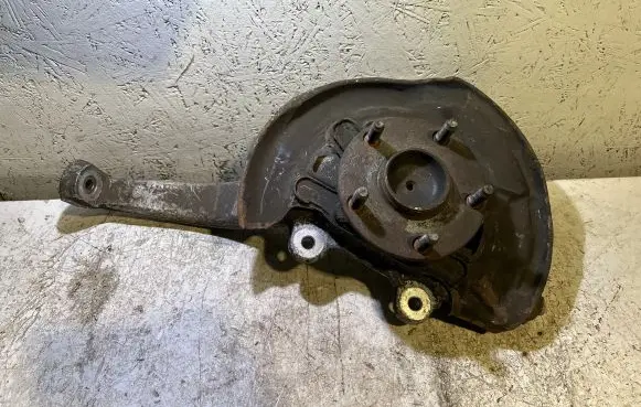 Lexus IS 220D-250-350 Front wheel hub