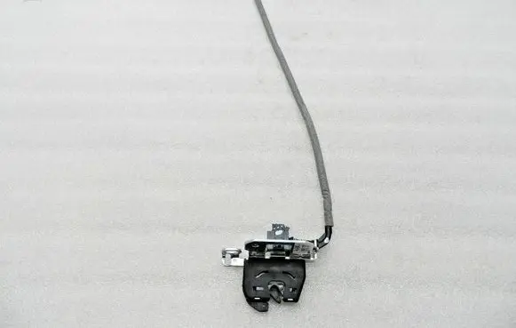 Mercedes-Benz E W212 Tailgate/trunk/boot lock/catch/latch A2047500185 A2047500485