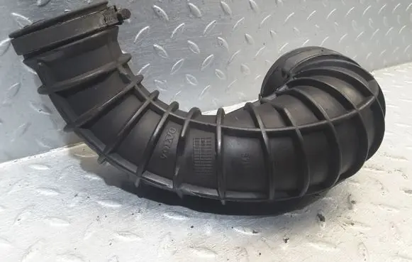Volvo S60 Turbo air intake inlet pipe/hose 08634143