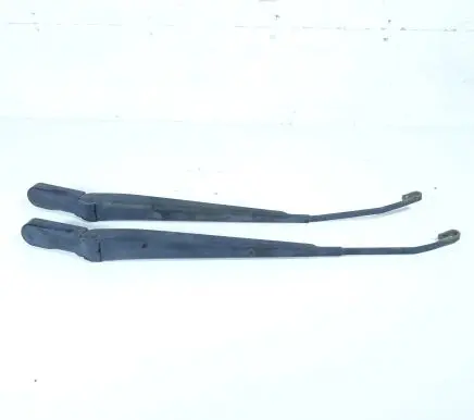 Ford Explorer Front wiper blade arm