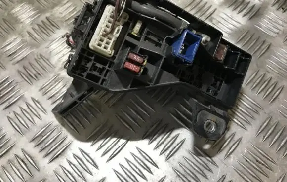 Toyota Avensis T250 Fuse box set
