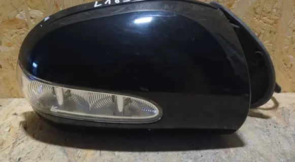 Mercedes-Benz ML W164 Front door electric wing mirror
