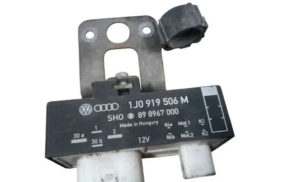 Skoda Fabia Mk1 (6Y) Coolant fan relay 1J0919506M
