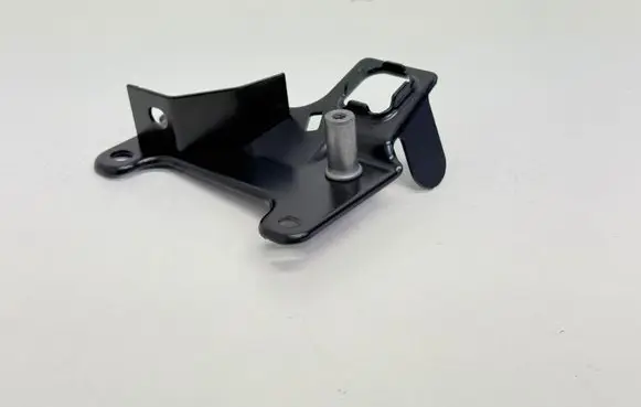 Mercedes-Benz G W463 2nd Gen Fender mounting bracket A4638807202