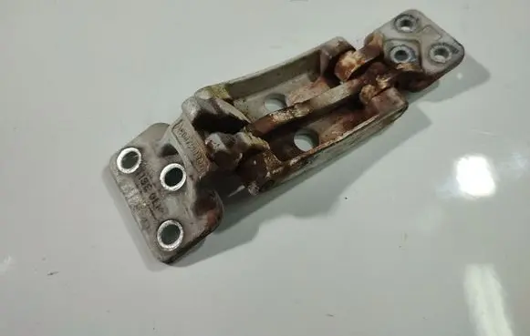 Mercedes-Benz Sprinter W906 Rear door lower hinge A0087400003