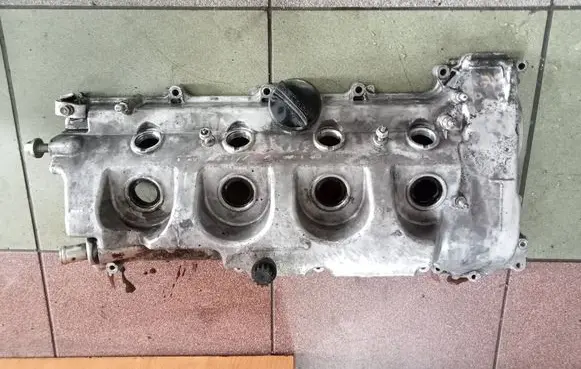 Toyota Avensis T250 Rocker cam cover 0000