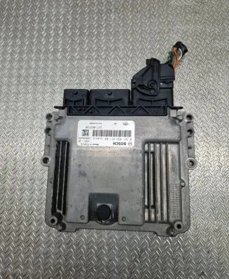 Dacia Sandero Engine control unit/module 237106319R 237107632R 0281032811