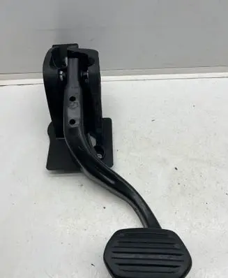 BMW X1 U11 Brake pedal 6891135 14145710 0420542