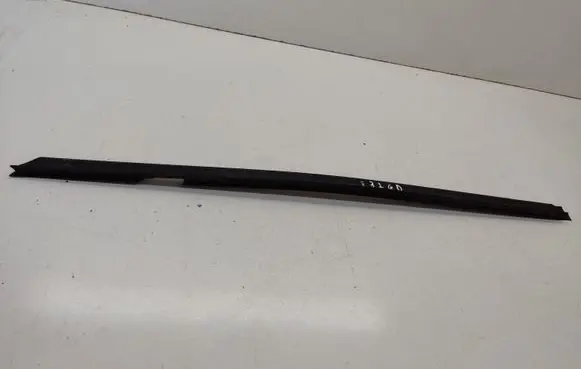 BMW 7 E32 Rubber seal rear door window/glass 