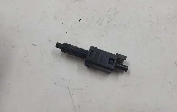 Audi 100 S4 C4 Clutch pedal sensor 811907343