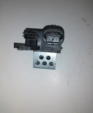 Renault Clio V Coolant fan relay 255503792R