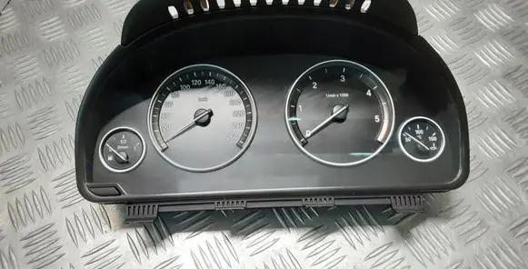 BMW 5 F10 F11 Speedometer (instrument cluster) 9249349