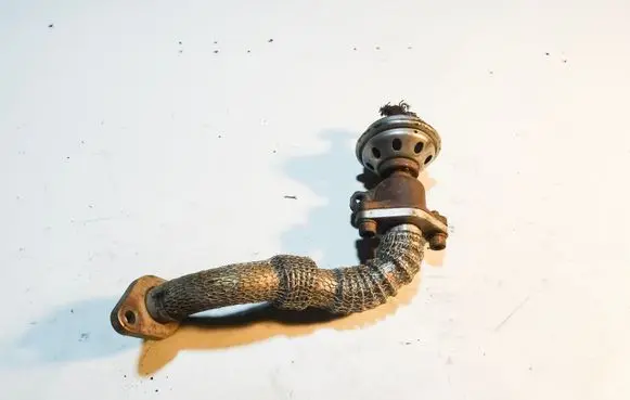 Volkswagen PASSAT B5 Engine coolant pipe/hose 028131521P 028131501E