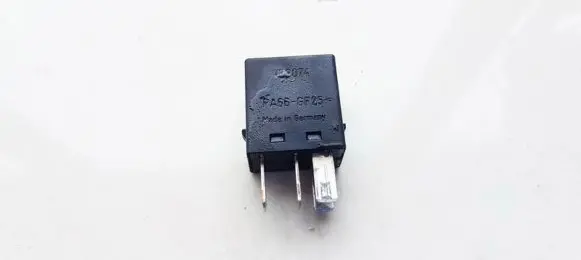 Volvo S40, V40 Other relay MB953382 V23074