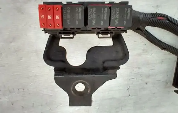 Chrysler 300 - 300C Fuse module B04848879AA