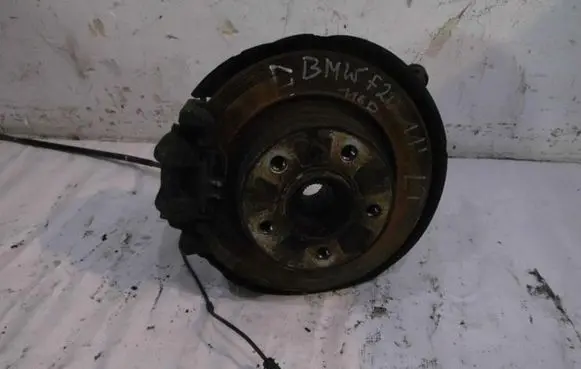 BMW 1 E81 E87 Rear wheel hub spindle/knuckle 