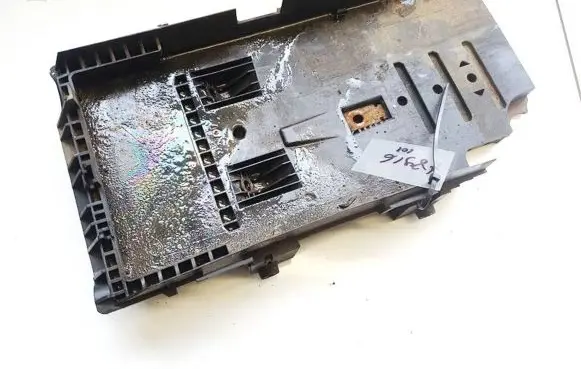 Battery box tray