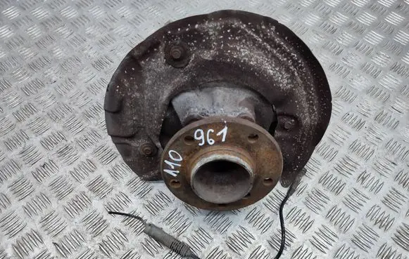 BMW 3 E90 E91 Front wheel hub 6764443 676444303
