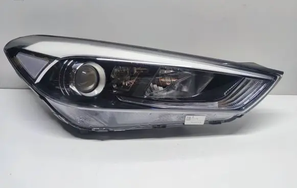 Hyundai Tucson TL Headlight/headlamp 92102D7100