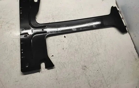 Battery bracket