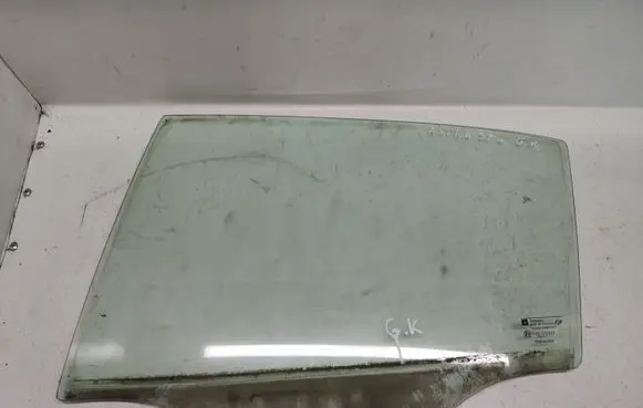 Opel Astra G Rear door window glass