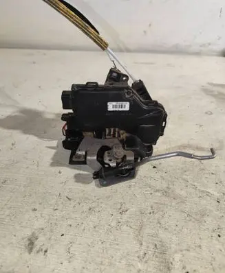 Audi A6 S6 C5 4B Rear door lock 4b0839015g