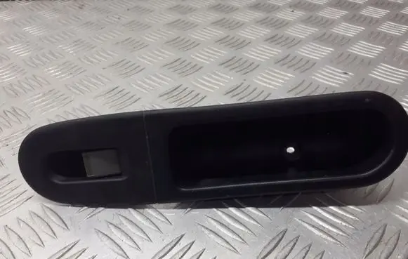 Honda HR-V Electric window control switch 83520-S2H-G000