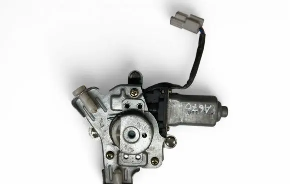 Hyundai Matrix Front door window regulator motor 9882017200