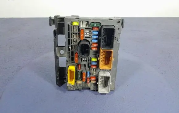 Peugeot 407 Fuse box set 9675877980