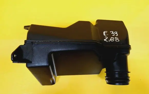 BMW 5 E39 Intake resonator 1744467 8694531