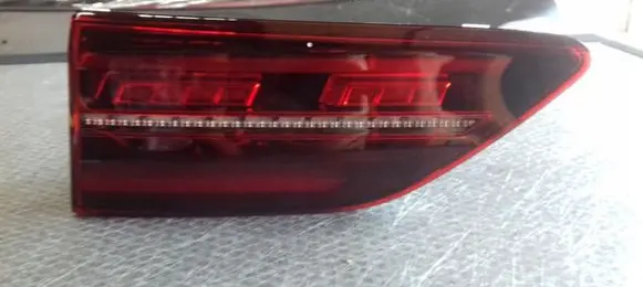 Volkswagen Golf VIII Tailgate rear/tail lights 5H0945307