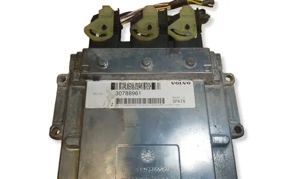 Volvo S40 Engine control unit/module ECU 30788961 ESU411