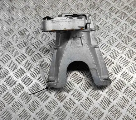 Honda Civic X Engine mount bracket 50820TGHA01