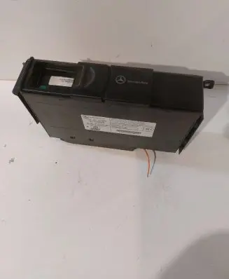 Mercedes-Benz C W203 CD/DVD changer A2038703389 MC3520 020963