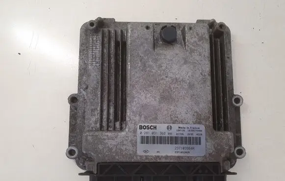 Opel Vivaro Engine control unit/module 237103984R 237105202R