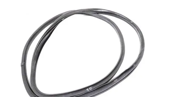 Jeep Grand Cherokee (WK) Rubber seal front door (on door) 