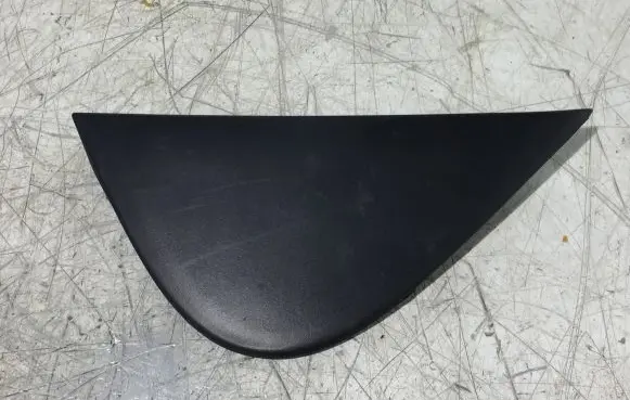 Fender trim (molding)