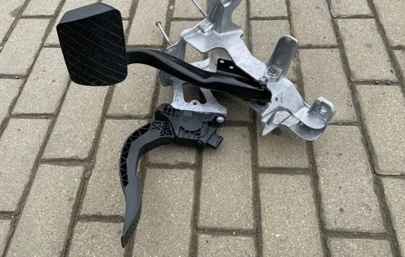Audi Q7 4M Pedal assembly 4M1723117B 4M1723140 8W1723523