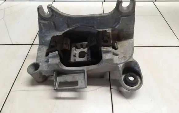 Renault Megane III Engine mount vacuum valve 