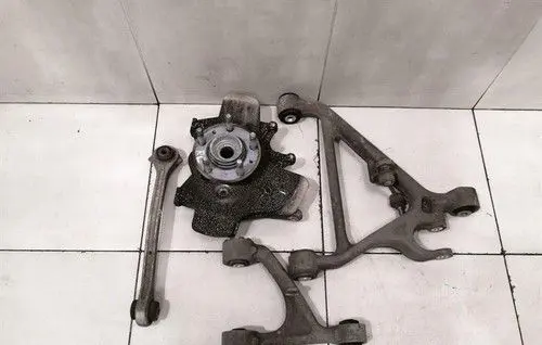 Aston Martin V8 Rear wheel bearing hub 8D335A971AB