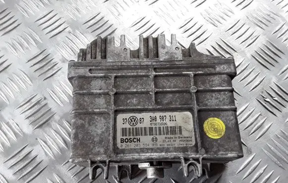 Volkswagen Golf IV Engine control unit/module 3A0907311 0261203594 26SA3606