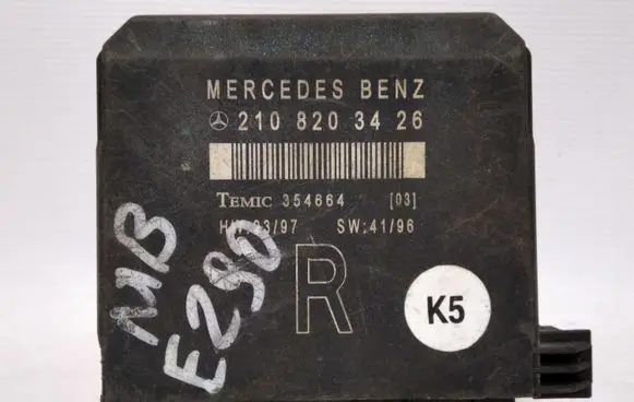 Mercedes-Benz C W202 Door control unit/module 2108203426